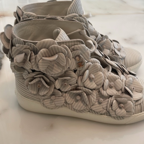 Chanel sneakers size 39.5 - Picture 3 of 11